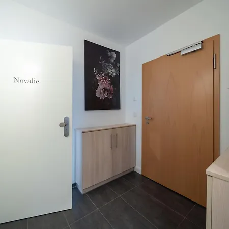 아파트 Moebliertes Wohnen - Novalie 로스토크